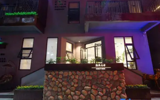Yinju Jiushe Hostel
