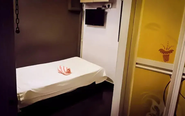 Moon Night Hotel