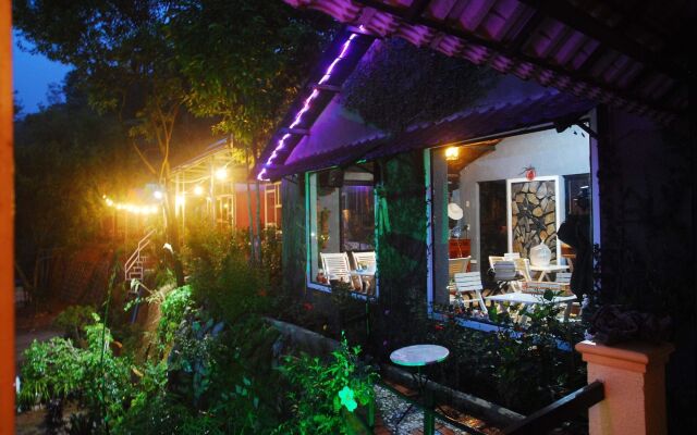 Отель Family And Friends Homestay Da Lat Далат вид на фасад