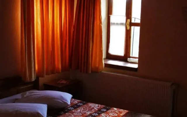 To Petrino Guesthouse