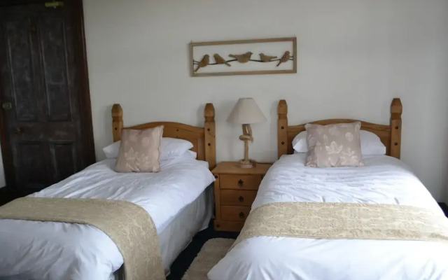 Redhall Arms Hotel