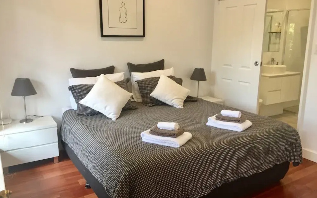 Luxury Townhouse in chic North Adelaide