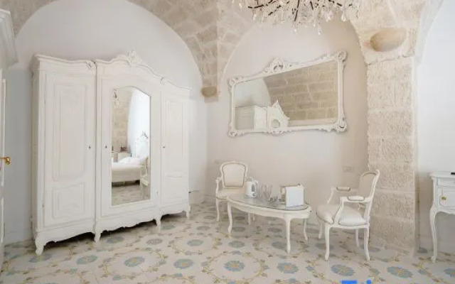 Marchesa - 2 Bedrooms, Terrace & Bath Tub in Center