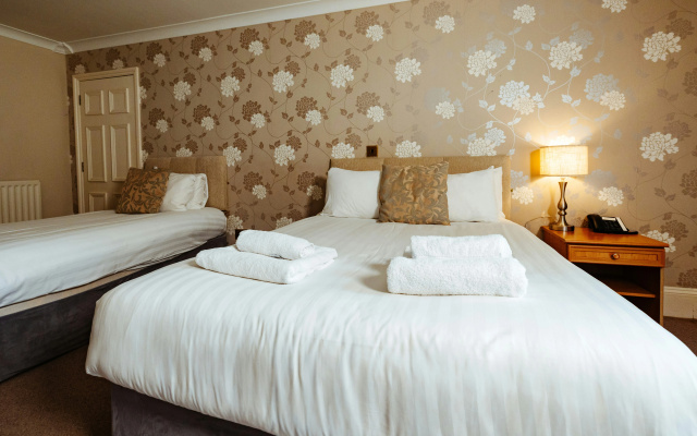 Woodland Manor Hotel