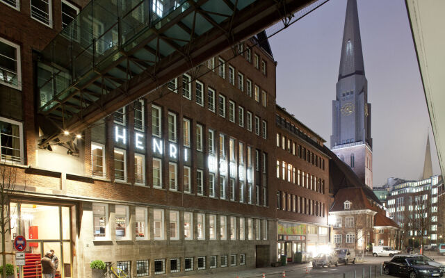 Отель Henri Hotel Hamburg Downtown Германия, Гамбург - 1 отзыв об отеле, цены и фото номеров - забронировать отель Henri Hotel Hamburg Downtown онлайн вид на фасад