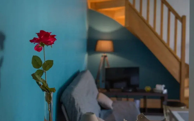 Tasteful Apartment in Comes With Terrace