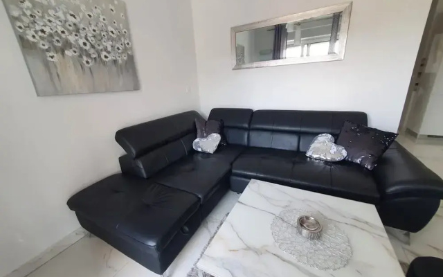 Kastel Novi Elegant and Stylish Apartment With Terrace and Patio