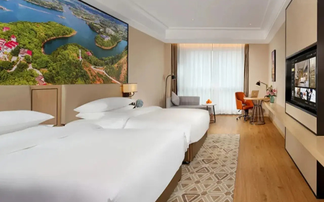 Vienna International Hotel (Chengdu Longquan Automobile City Aviation Academy Branch)