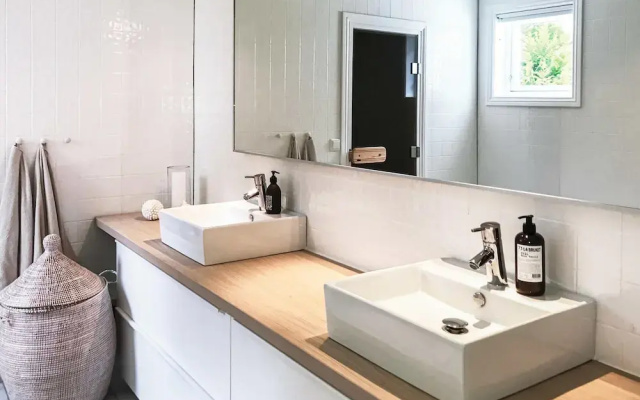 Stunning Home in Lindesnes With 4 Bedrooms and Sauna
