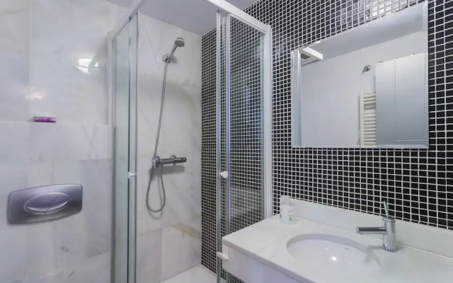 Dobo Homes Manoteras I Apartment