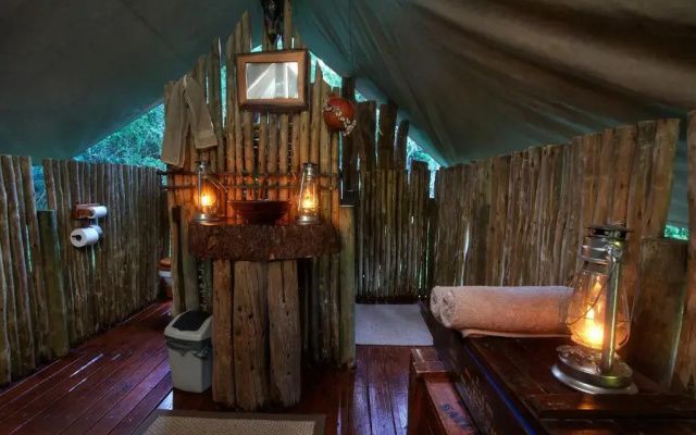 Quatermain's 1920's Safari Camp - Amakhala Game Reserve