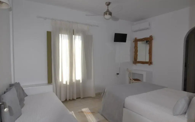 Artemis Hotel
