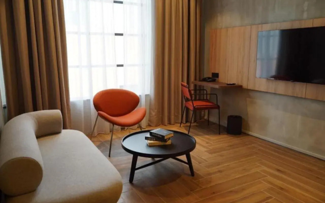 The Graph Hotel