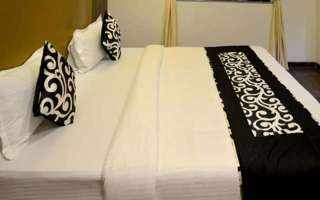 OYO 5777 The President Hotel