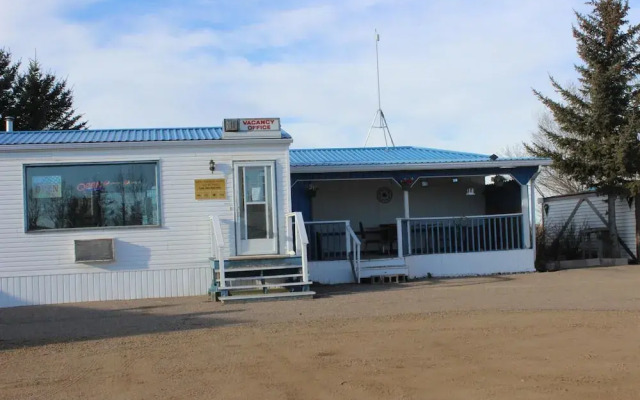 Raval Paradise Motel & RV Park