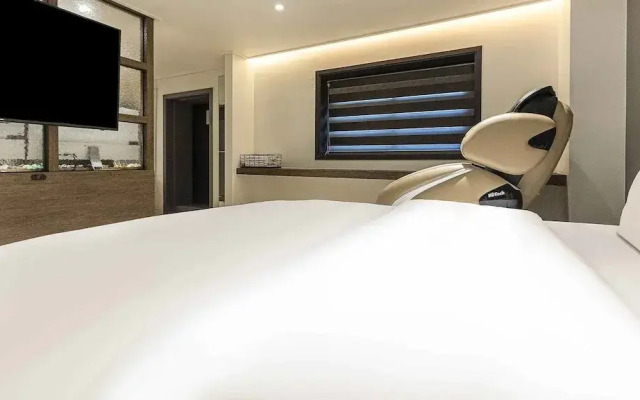 Hotel A