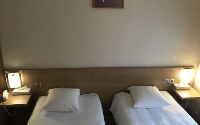 Отель Tipi комната для гостей