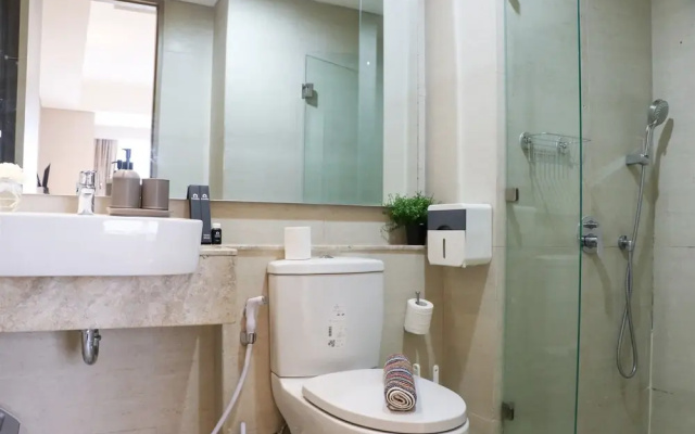 Modern Look And Comfortable 1Br Gold Coast Apartment Pik
