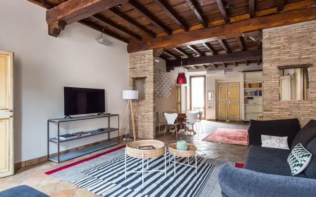 Pantheon Luxury Enchanting Apartment