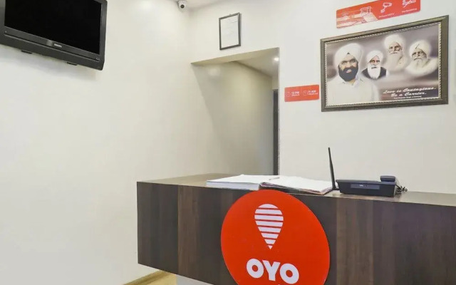 OYO 23524 Shades Of Royal