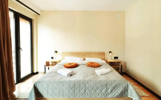 Stylish Apartment in Marshall