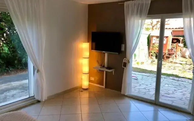 Charmant Studio a Uchaud