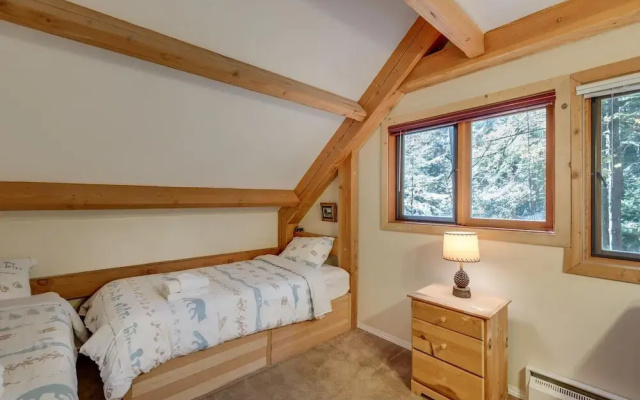 Mt. Baker Lodging Cabin 45 (Sleeps 6)