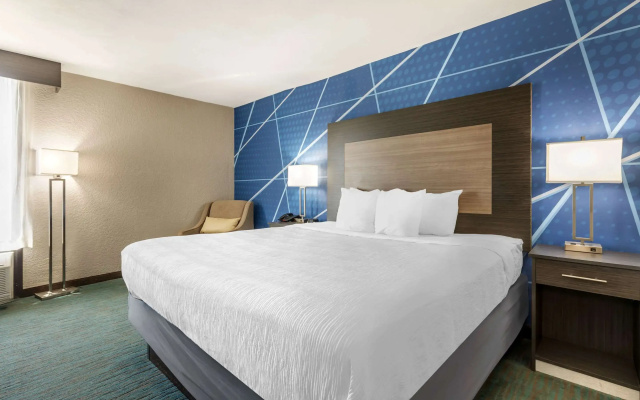 Comfort Inn Dallas North Love Field Airport