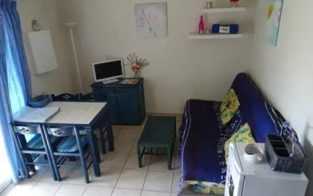 Languedoc Immobilier Villa Duplex Jardinet Piscine Plage - Hb278