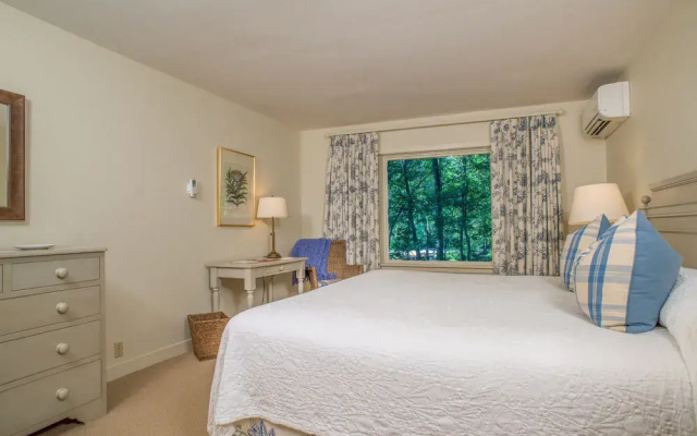 Inn at Stratford Hall