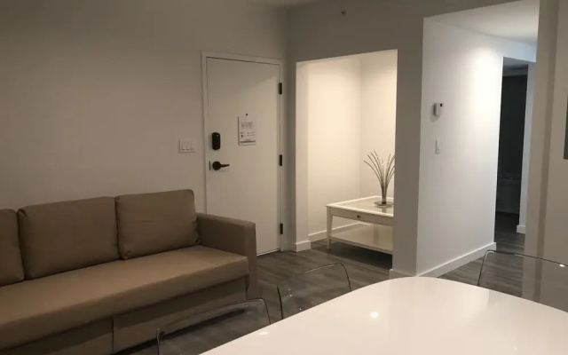 SoBe 12th and Ocean Suites