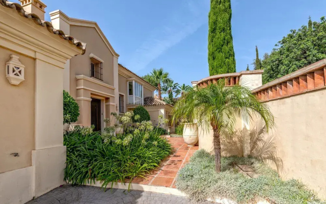 Solaga Villa Los Monteros