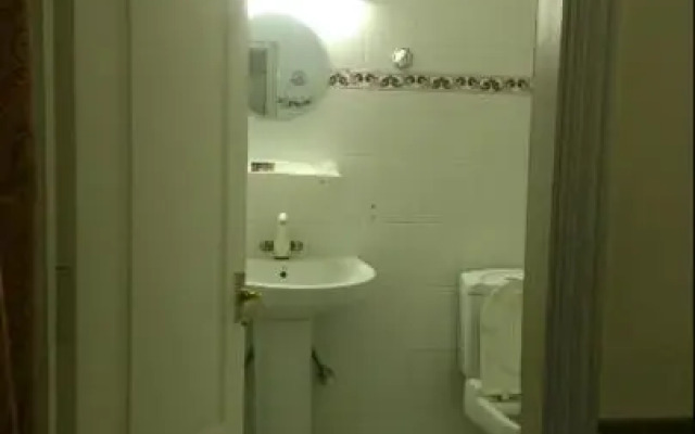 Holidays Inn Kashmir