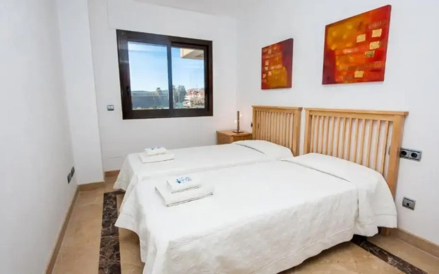 Marina Del Castillo 321