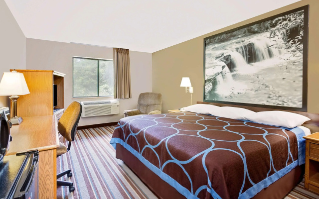 Super 8 by Wyndham Elkins