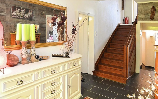 Snug Holiday Home With Storage, Roof Terrace, Private Garden