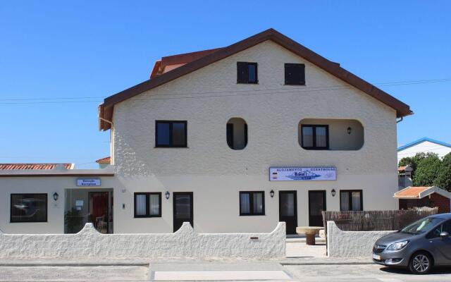 Отель Alojamento Baleal à Vista вид на фасад
