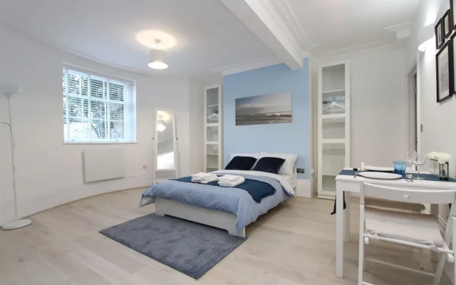 1 Kings Road Executive Studio Apartment