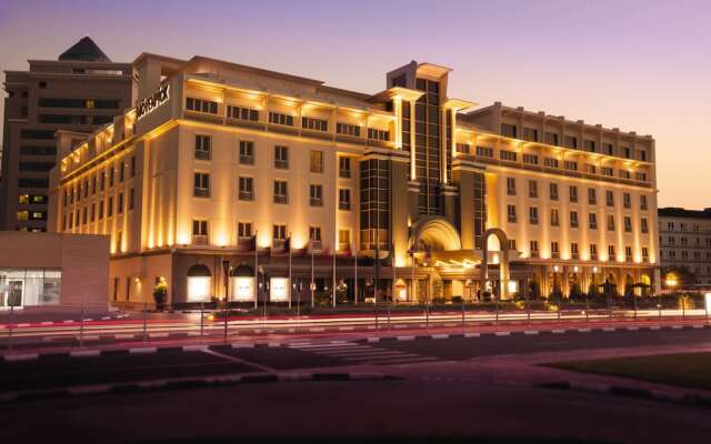 Отель Movenpick Hotel & Apartments Bur Dubai ОАЭ, Дубай - отзывы, цены и фото номеров - забронировать отель Movenpick Hotel & Apartments Bur Dubai онлайн вид на фасад