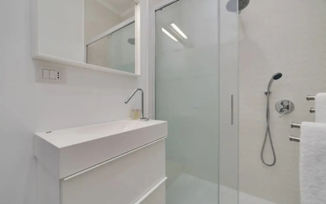 Large and Bright Flat in Prati /up to 9 Guests