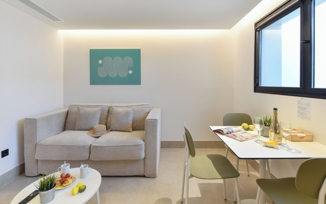 OH Suites Paseo de las Canteras 58