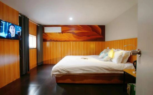 Luke Hotel