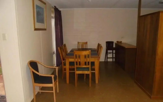 Laverton Motel