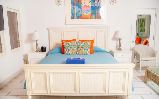 Romantic Antigua Getaway – Oceanfront Condo with Resort Amenities
