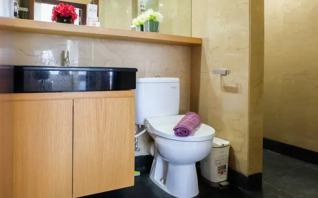 Direct Pool Access Lavenue Apartment