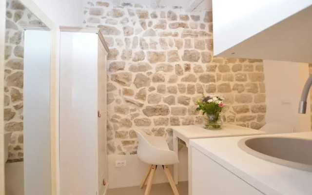 Chic and Stylish Old Town Rovinj Apartment