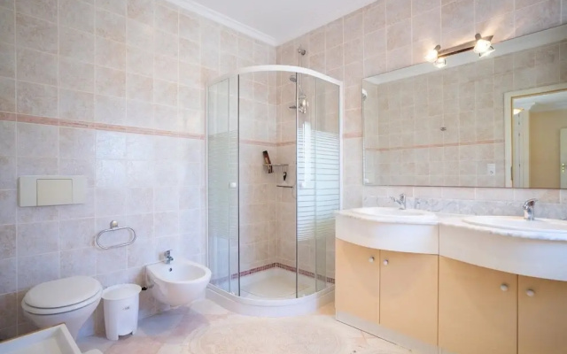 Gorgeous private villa for 10 in Moraira