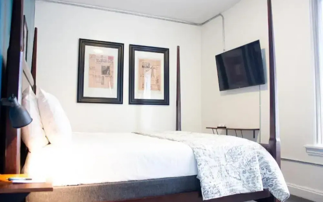 11th Avenue Hostel