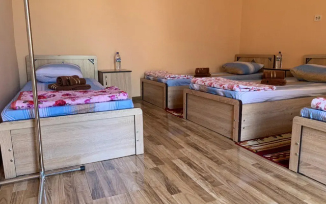 Zuxro Guesthouse