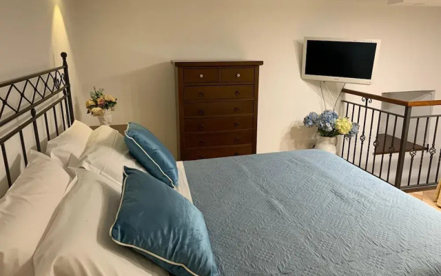 Annygiò House - De Vivo Realty